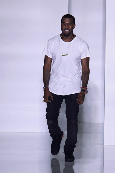   Fashion Show 2011 on On Ocotber 1 2011 Kanye West Debuted His New Women S Fashion Line